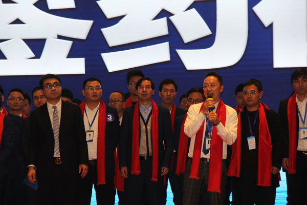 (钱总与风暴娱乐勇士们)