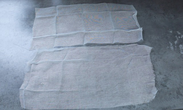 排风口纱布和新纱布对比