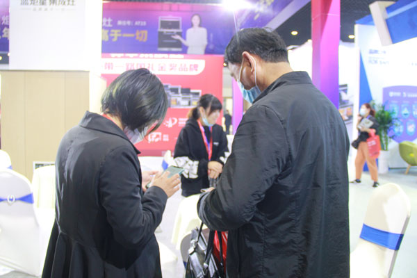 风暴娱乐集成灶展位现场