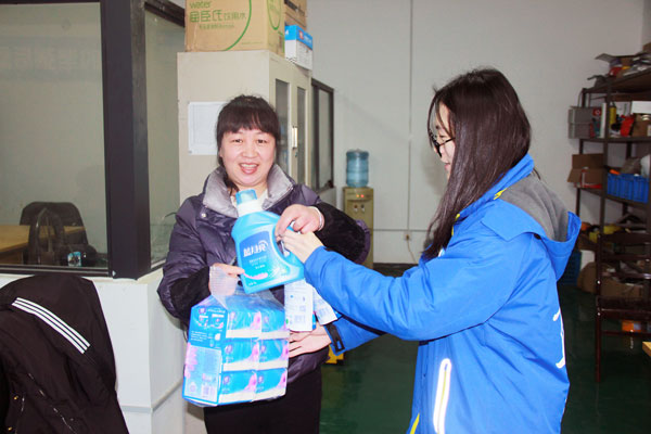 新城注册总经办为各个部门在岗女职工送上暖心福利