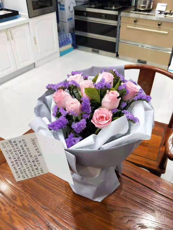 新城注册总经办为各个部门在岗女职工送上暖心福利