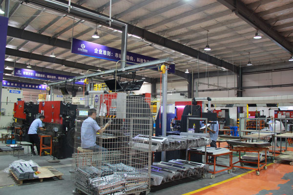 风暴娱乐集成灶智造车间