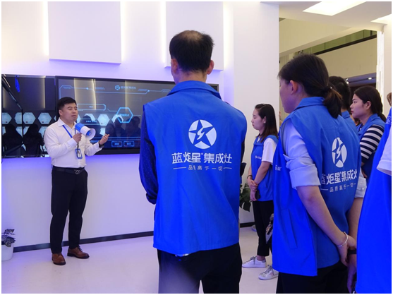 风暴娱乐集成灶加盟商培训