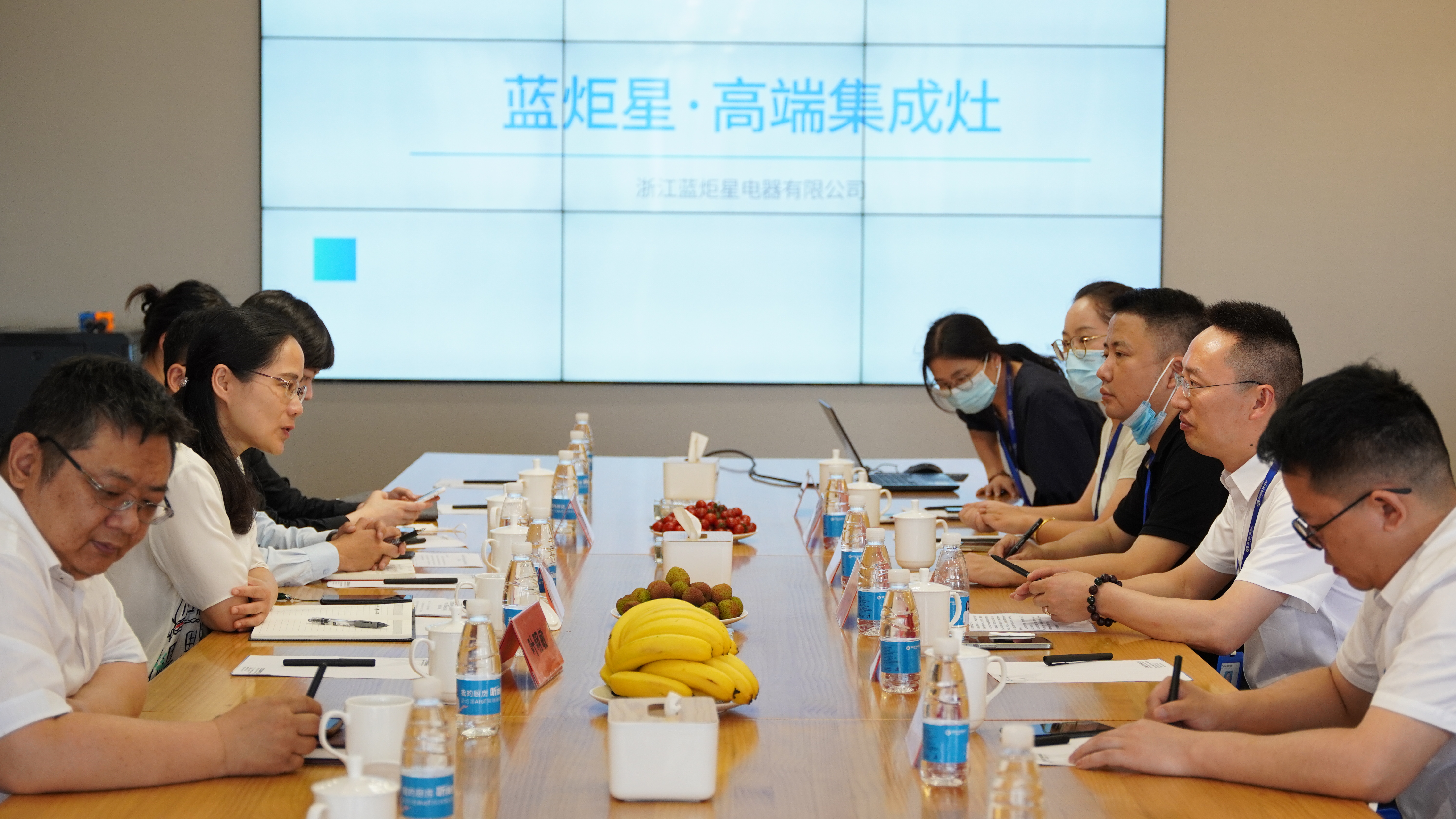 绍兴市经信局副局长俞灵燕一行走访新城注册开展“专精特新”考察